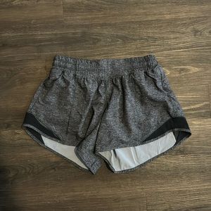 Lululemon Hotty Hot Low-Rise Lined Short 4”